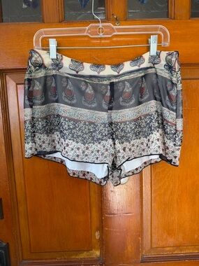 NWT! Nikki Rich Women's Paisley & Floral Shorts - Black Multi